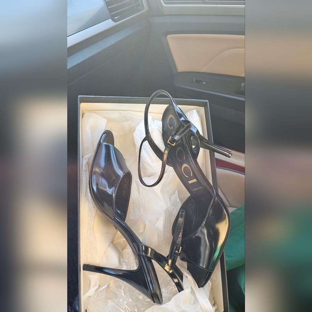 GUCCI Regent sandal heels -Priced to sell - Picture 12 of 12
